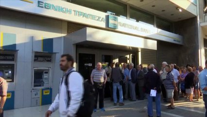 Crise en Grèce : Tsipras ferme les banques, les bourses s'affolent