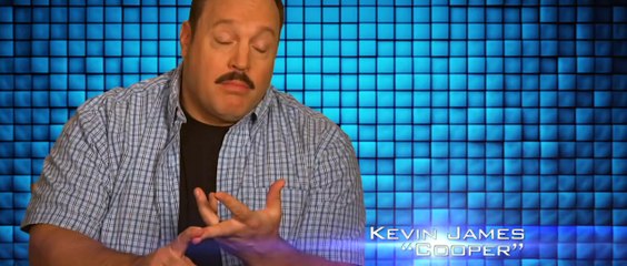 PIXELS - Featurette "Josh Gad vs. Centipede" [HD]