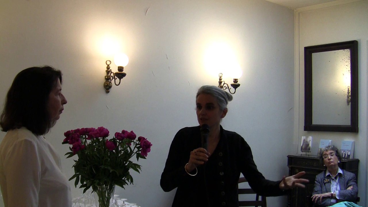 Anne Revah présente \