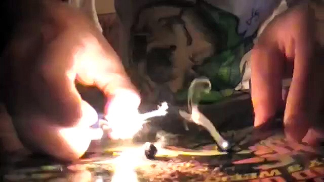 How to Roll a Jamaican Gum Hashish Joint