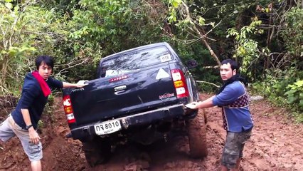 toyota hilux Vigo 4x4 @ ผาตัด 1.MOV