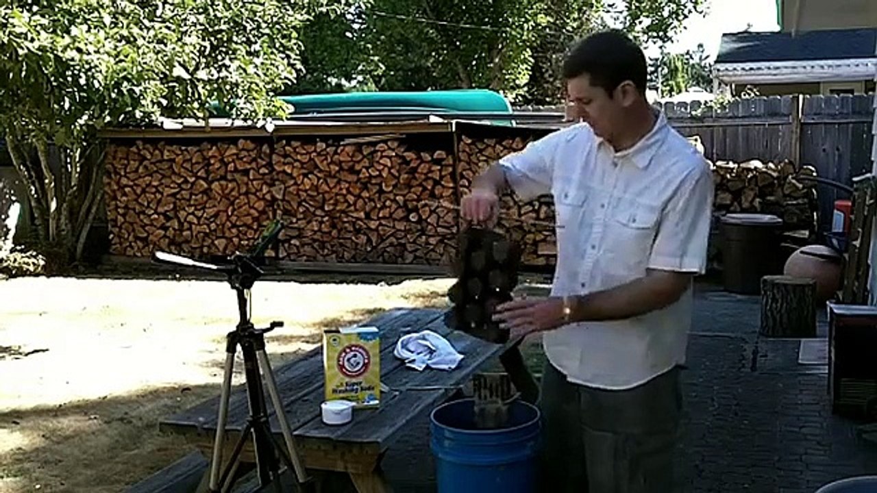 Cleaning Cast Iron with Electrolysis