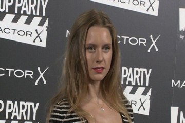 Manuela Vellés apoya el viaje de su chico a EE.UU