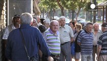 Kepenk kapatan Yunan bankalarında aşırı yoğunluk