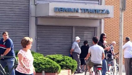 GUMULCINE KOMOTINI BANKALAR ONUNDE BEKLEYEN VATANDASLAR