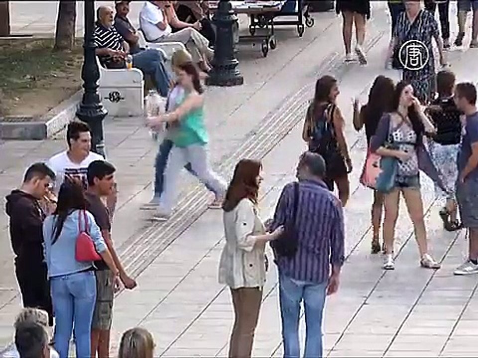 В Греции закрыты банки и ограничено снятие наличных