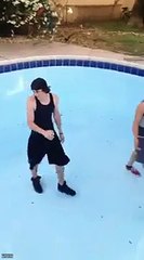 FAIL : courir dans le fond d'une piscine
