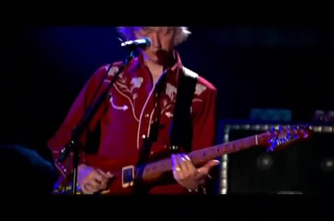 Sheryl Crow    Performing   " Strong Enough "