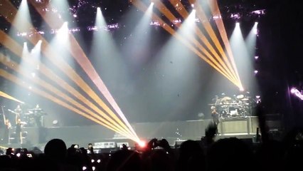 Ariana grande live at the honeymoon tour