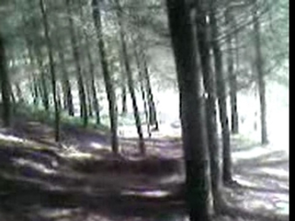 En bas