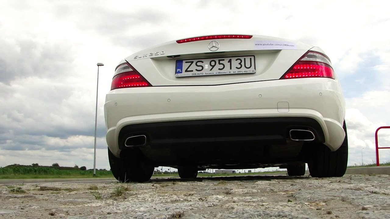 New Mercedes-Benz SLK 250 CGI AMG (R172) - Exhaust sound - Start up, reving and take-off :)