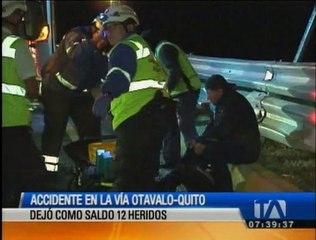 Accidente en la Otavalo - Quito deja 12 heridos
