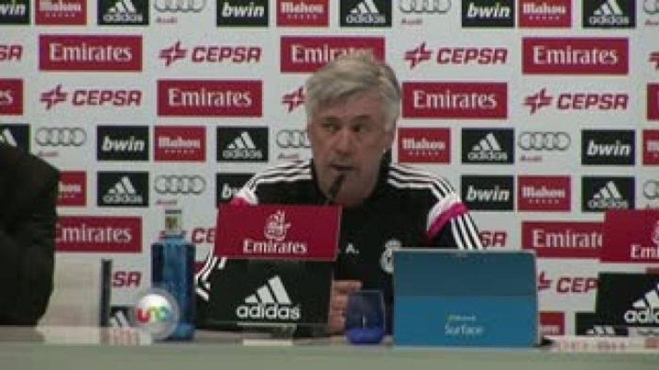 Tener a jugadores como "Chicharito" es muy positivo: Carlo Ancelotti