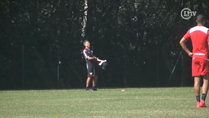 Erros de finalizações irritam Osorio em treino do São Paulo