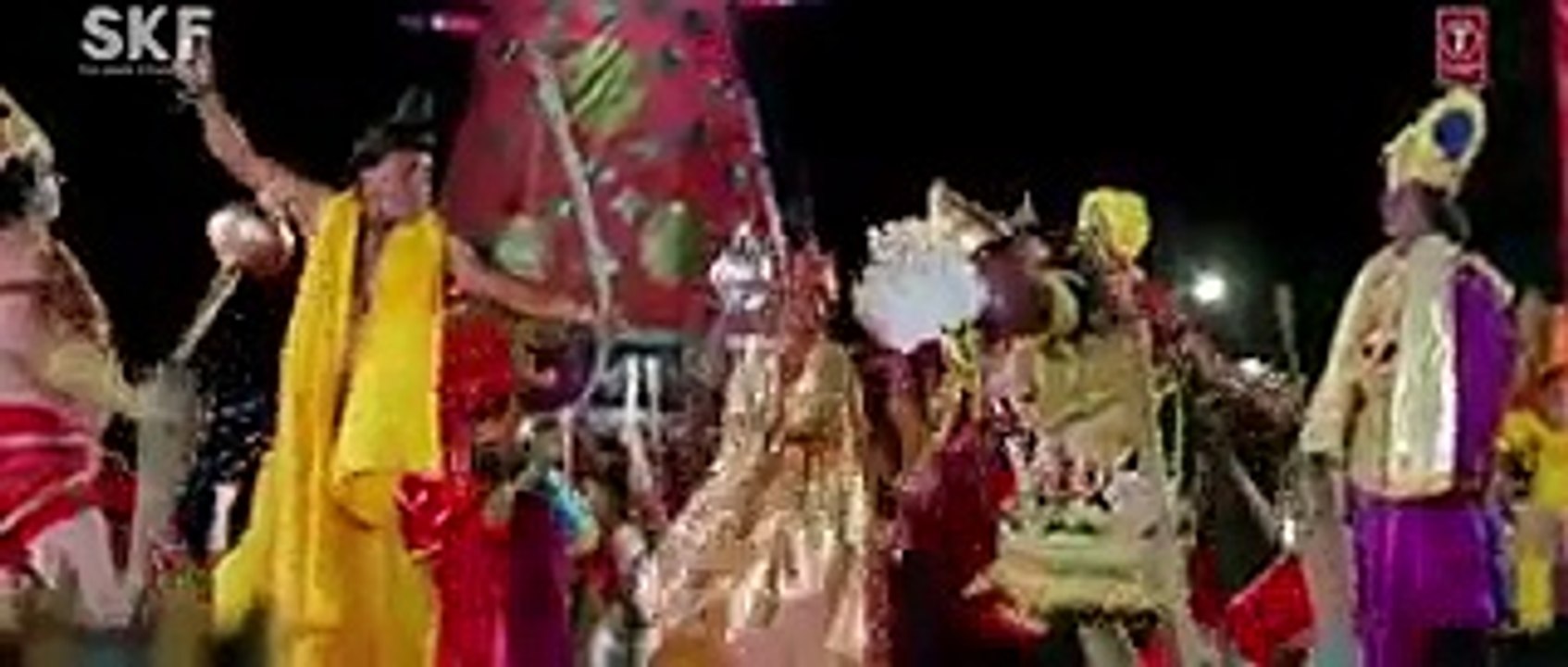 Atif Aslam - Tu Chahiye OST Bajrangi Bhaijaan Featuring Salman Khan & Kareena Kapoor