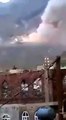 فيديو مخيف لتطاير الصواريخ من جبل نقم بعد استهدافها