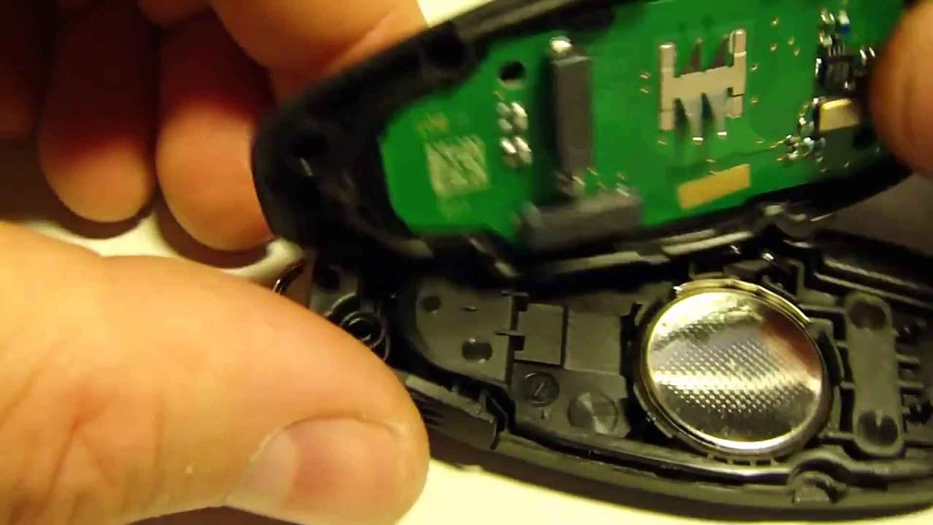 How change battery remote key Ford Focus and Ford Mondeo.Years 2011-2015 -  video Dailymotion