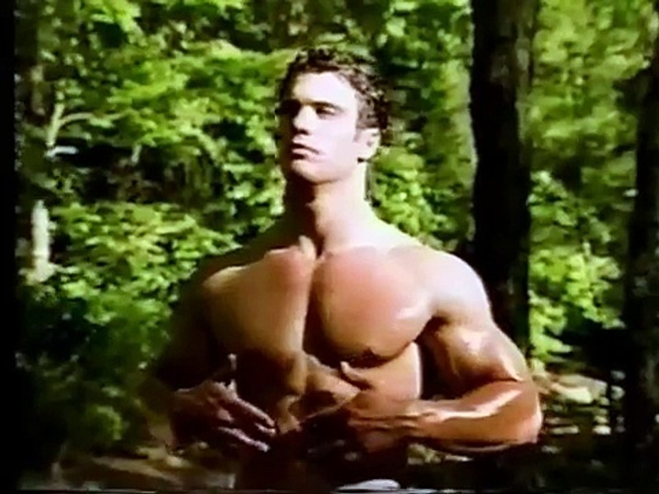 Bodybuilding Motivation Muscle Butt Man outside posing