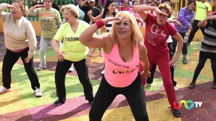 Enfoco. Zumba, mientras ellos trabajan