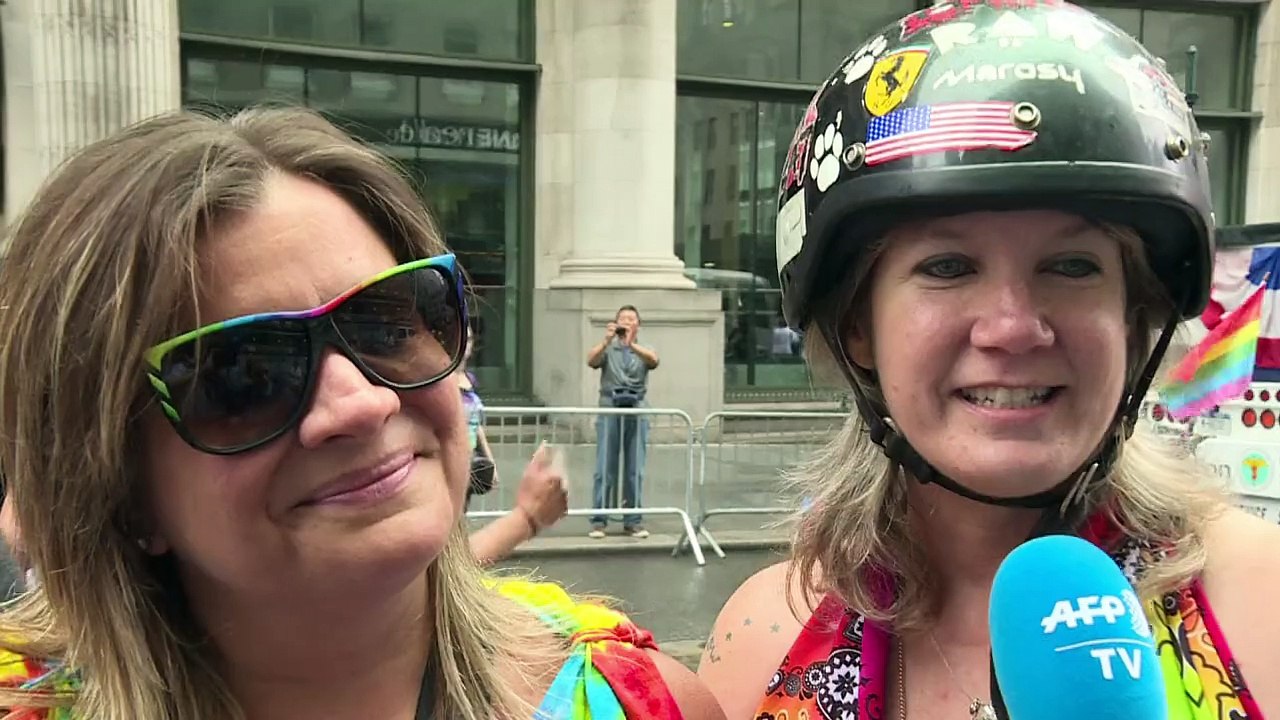 Jubilant crowds in NY fete gay marriage decision at Pride March