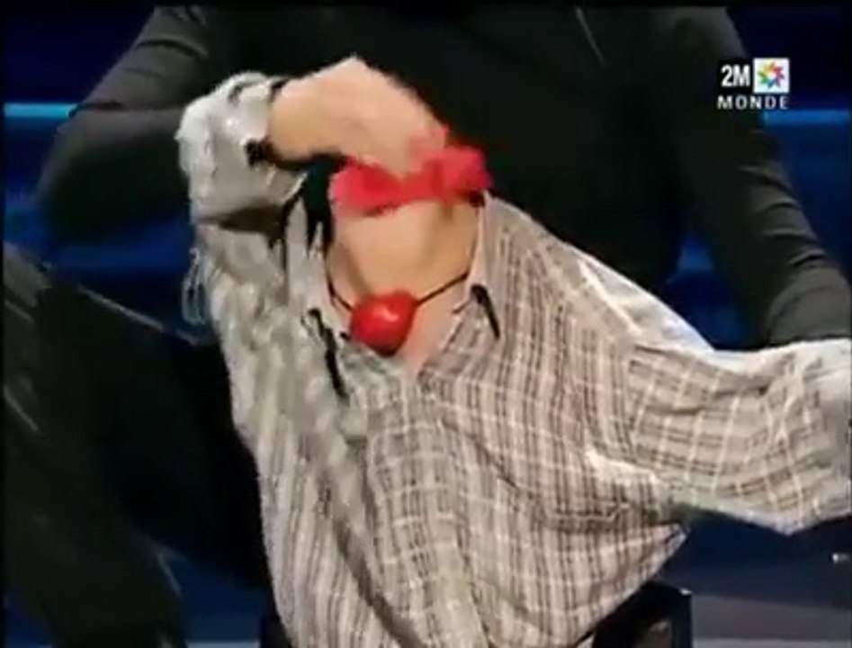 Funny performance by a talented Puppeteer.