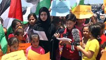 Palestinians protesting Israeli blockade against Third Gaza Freedom Flotilla