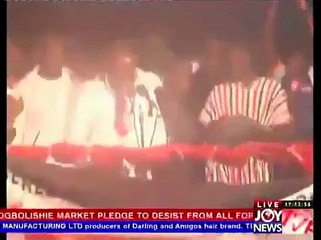 70 yr. old Nana Akuffo Addo falls down on stage at Kumasi (Thunder Struck Free SHS Lie)