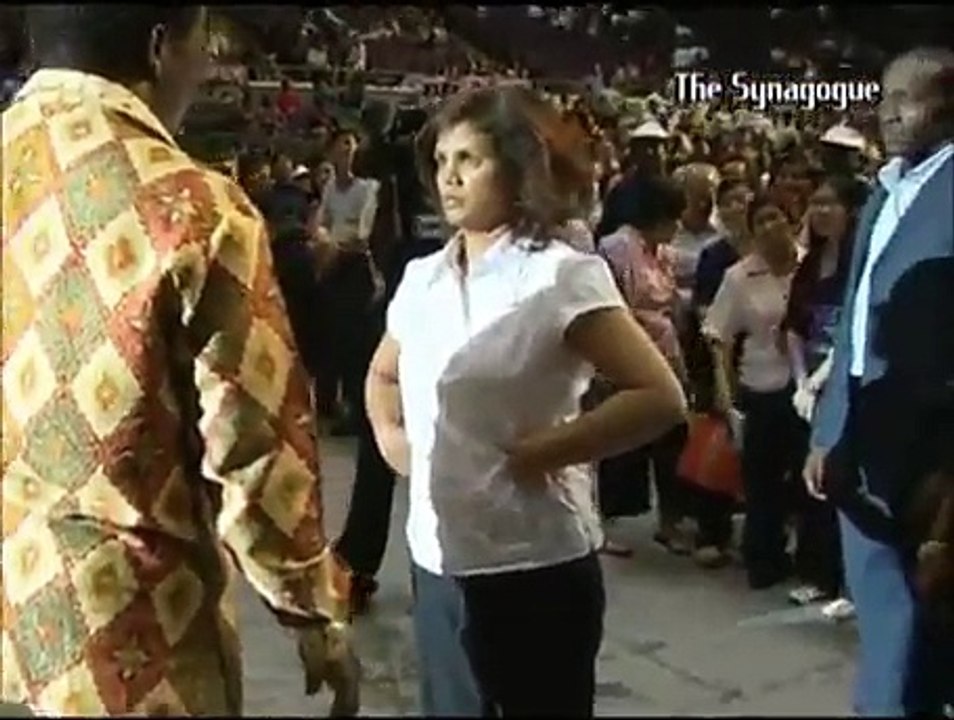 Т. Б. Джошуа (TB Joshua) - Demon manifests in Singapore