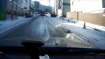 Bus slides on icy hill in Korea ДТП аварии 360p