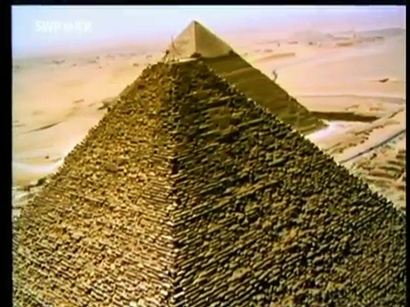 66 Les pyramides