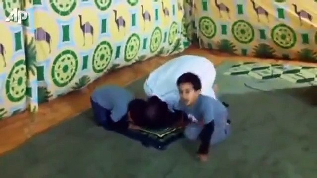 معمر القذافي  - فيديو مسرب عن القذافي 2011