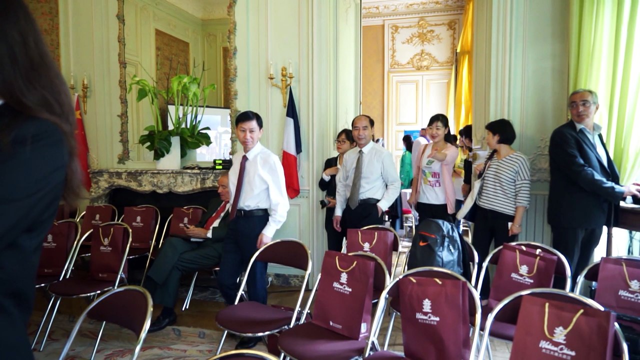 2015 Cérémonie de départ d'autotour en France organisé par l'office du tourisme de Wuhan