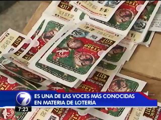 Don Hernán ha cantado el Gordo Navideño 29 veces  