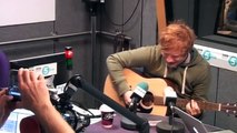 Ed Sheeran performs 'Kiss Me'