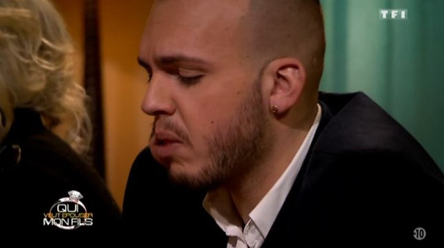 Michael (QVEMF) mange une bougie - ZAPPING TÉLÉ-RÉALITÉ DU 30/06/2015