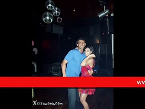 Leaked Video of Shoaib Malik Enjoying With Girls in a Baar