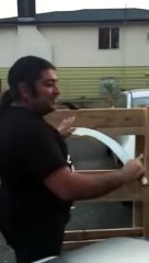 Découpage de pastèque avec un sabre