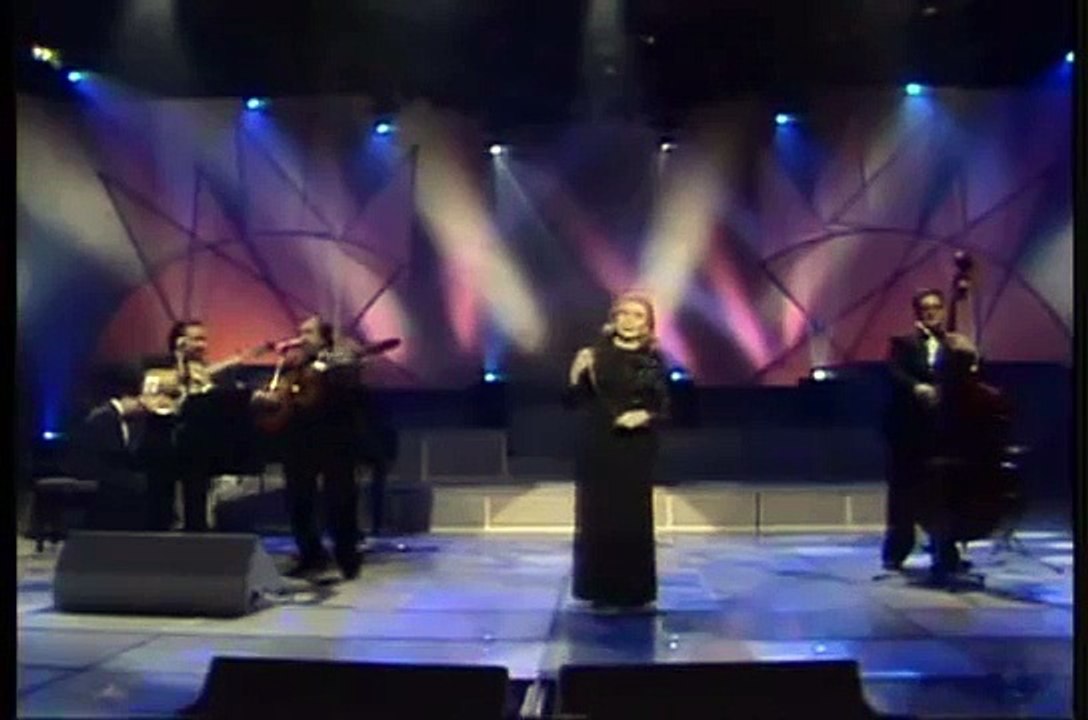 Maria Dolores Pradera -  En un rincon del Alma (Con Alberto Cortez)