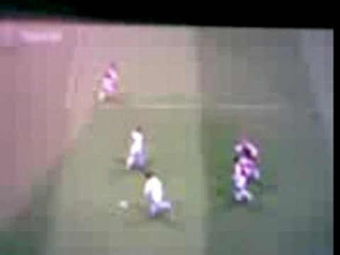 Action collective puis but d'Eusebio pes6