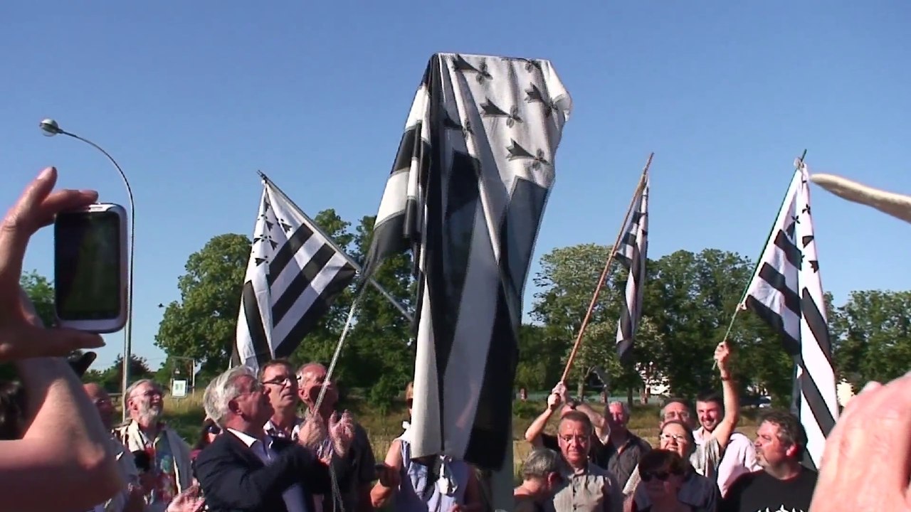 L'inauguration d'un panneau Breizh 5/5 à Blain