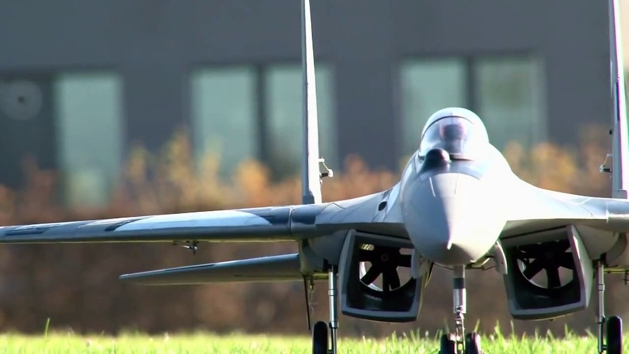 Giant SU-35 by ready2fly