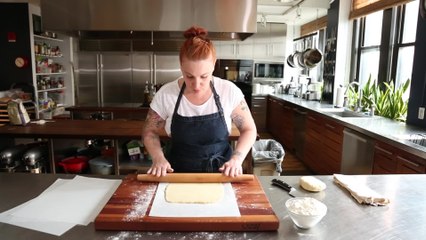 How to Roll Cookie Dough