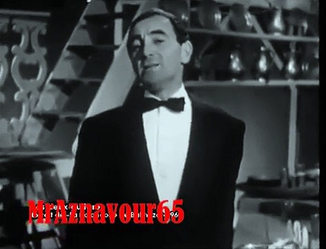 Charles Aznavour chante Les deux guitares 1960
