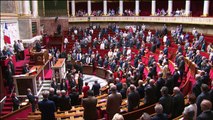Attentat en Isère: hommage à l'Assemblée, Valls prêt à agir