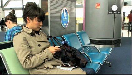 EU agrees 'end' to mobile roaming fees