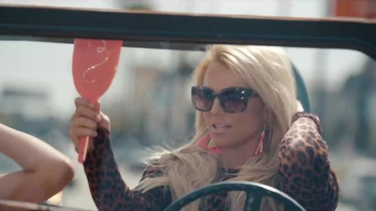 Britney Spears fires back at Iggy Azalea after 'Pretty Girls' diss