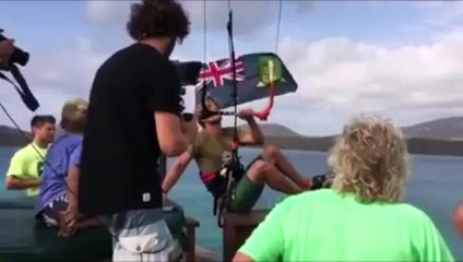 Nick Jacobsen bat le record du saut le plus haut en kite-surf à l'île Necker