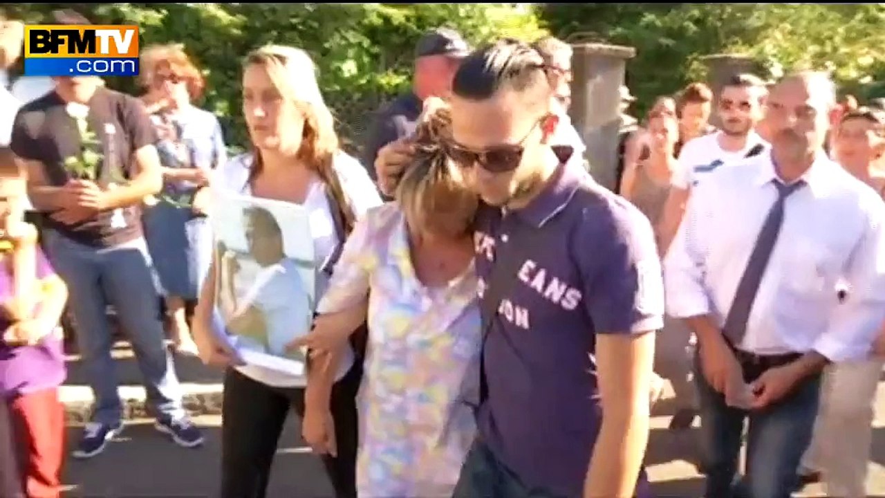 Attentat en Isère: des centaines de participants à une marche blanche