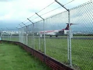 Fokker 100 de Avianca, Despegando del Aeropuerto Internacional Matecaña De Pereira. (HK-4486)