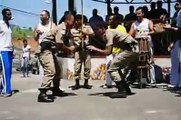 Viral na internet. Policiais invadem roda de capoeira e olha o que acontece.Ribeirão das Neves...